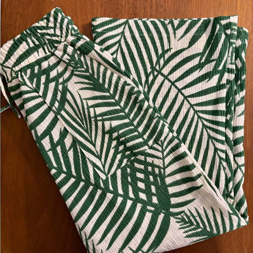 astrologie CALIFORNIA | Green and White Leaf Print Pants 🆕